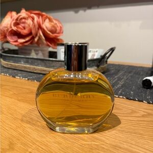 Burberry Eau de Parfum with Gold Hue